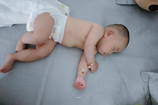 梅河口宝宝积食发烧怎么处理